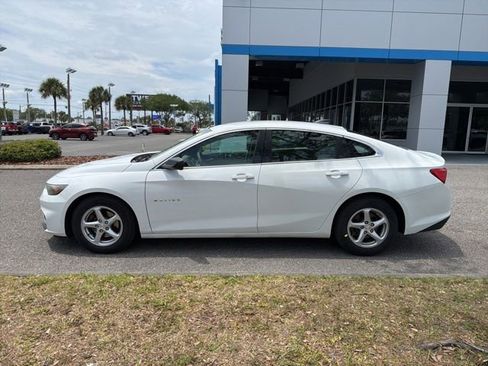 Used 2018 Chevrolet Malibu LS FWD image 4