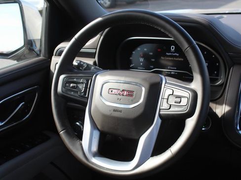 Used 2023 GMC Yukon SLT w/ SLT Luxury Package image 25