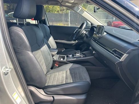 Used 2024 Mitsubishi Outlander SE image 34