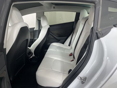 Used 2021 Tesla Model 3 Performance image 20