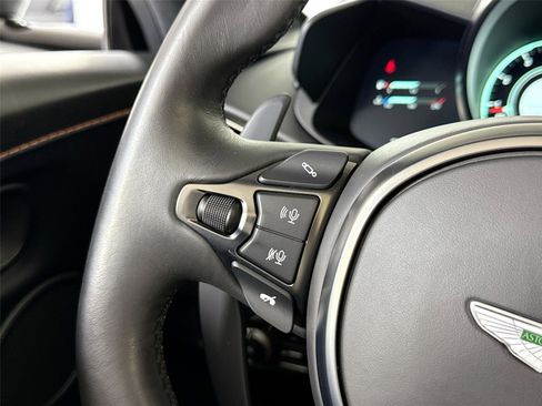 Used 2022 Aston Martin V8 Vantage Roadster image 21