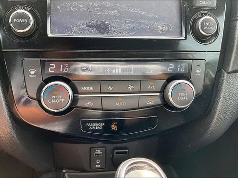 Used 2017 Nissan Rogue S AWD/4WD image 15