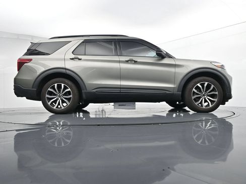 Used 2020 Ford Explorer ST w/ Premium Technology Package AWD/4WD image 32