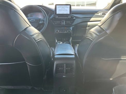 Used 2025 Ford Escape ST-Line Select AWD/4WD image 33
