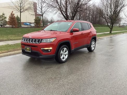 Used 2019 Jeep Compass Latitude AWD/4WD image 2