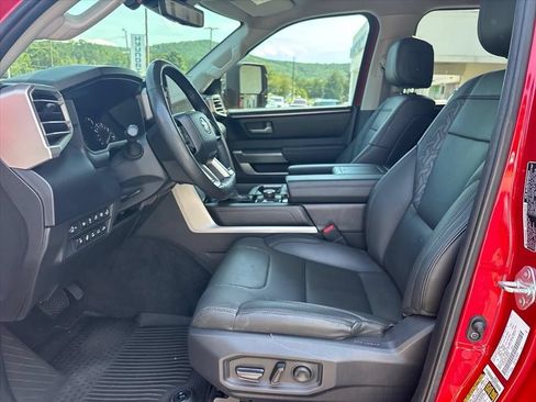 Used 2022 Toyota Tundra SR5 w/ SR5 Premium Package AWD/4WD image 9