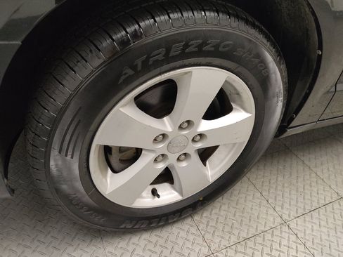 Used 2019 Dodge Grand Caravan SXT FWD image 31