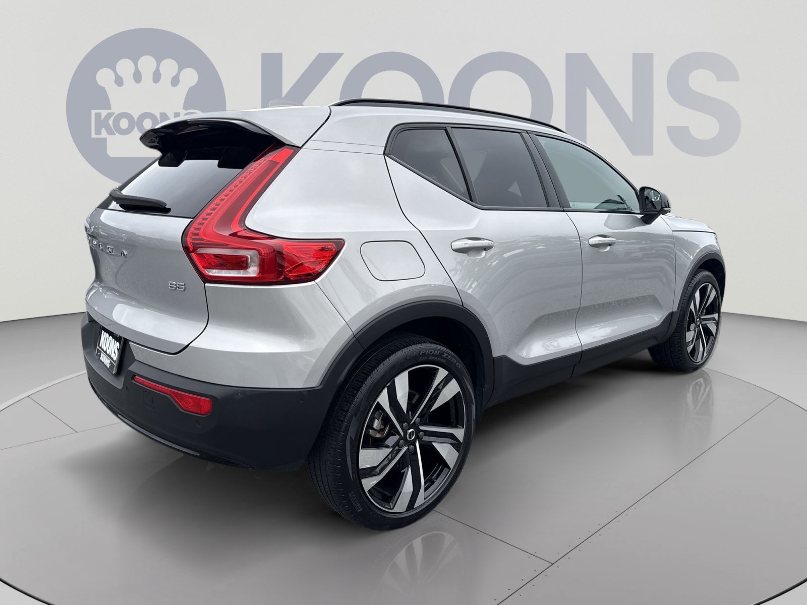 Used 2024 Volvo XC40 B5 Plus w/ Climate Package AWD/4WD image 7