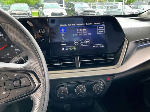 Used 2025 Chevrolet Trax LS FWD image 6