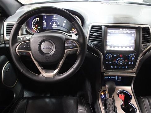 Used 2017 Jeep Grand Cherokee Overland AWD/4WD image 29