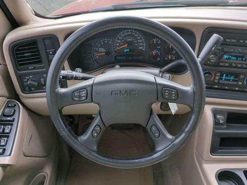 Used 2005 GMC Yukon XL SLT w/ SLT Preferred Equipment Group AWD/4WD image 24