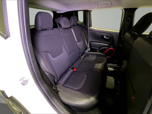 Used 2016 Jeep Renegade Trailhawk AWD/4WD image 25