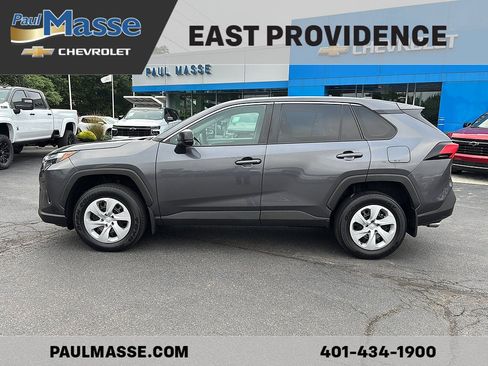 Used 2024 Toyota RAV4 LE AWD/4WD image 4