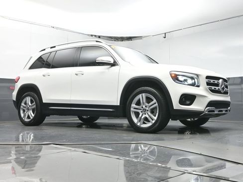Used 2020 Mercedes-Benz GLB 250 GLB 250 w/ Premium Package image 41