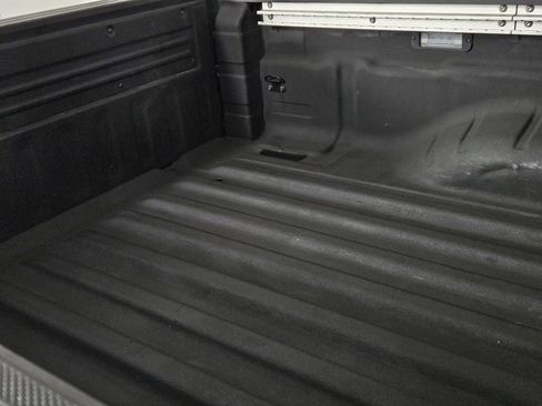 Used 2022 Nissan Frontier SV image 6