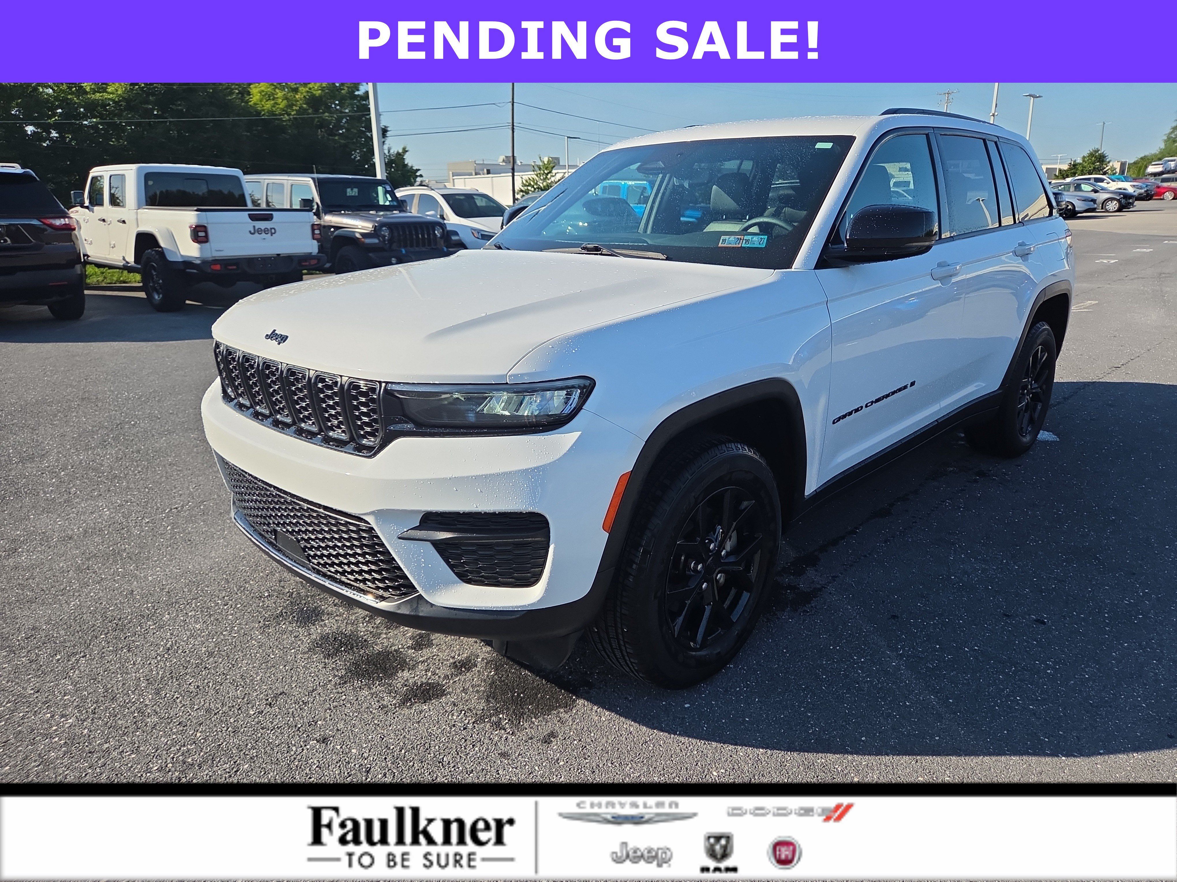 Used 2024 Jeep Grand Cherokee Altitude AWD/4WD image 1