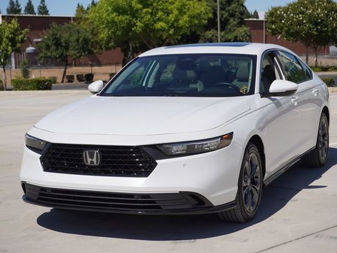 Used 2025 Honda Accord EX-L image 2