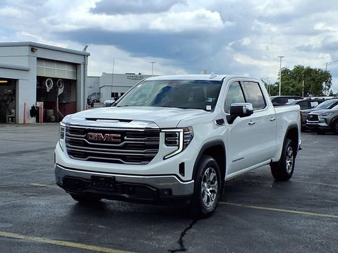 Used 2024 GMC Sierra 1500 SLT RWD image 2