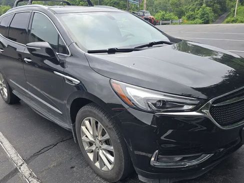Used 2019 Buick Enclave Essence w/ LPO, Luxury Package AWD/4WD image 4