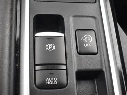 Used 2024 Nissan Pathfinder SV FWD image 34