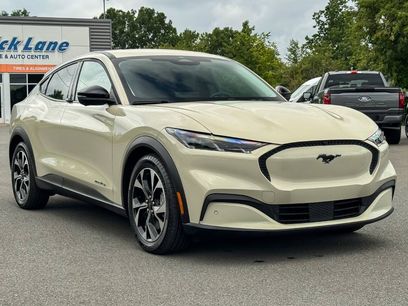 Used 2025 Ford Mustang Mach-E Select w/ Comfort Package Lite