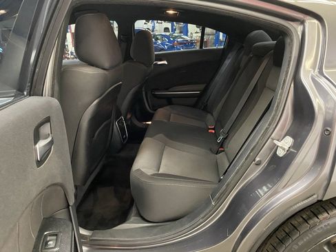 Used 2017 Dodge Charger R/T image 31