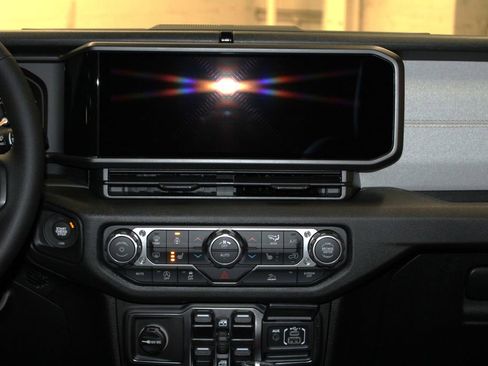 New 2026 Jeep Gladiator Sport image 13