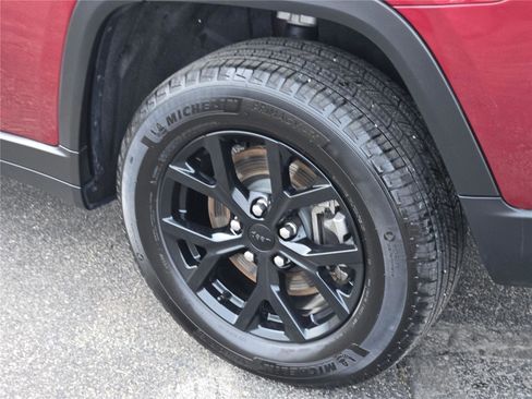 Certified 2024 Jeep Grand Cherokee L Laredo AWD/4WD image 21