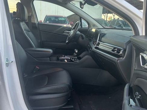 Used 2024 Kia Sportage EX image 16