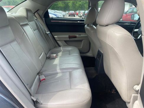 Used 2006 Chrysler 300 Touring RWD image 14