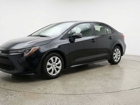 Used 2025 Toyota Corolla LE image 3