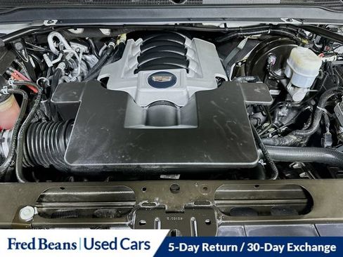 Used 2020 Cadillac Escalade Premium Luxury AWD/4WD image 38