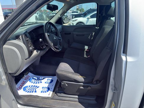 Used 2010 Chevrolet Silverado 1500 W/T RWD image 3
