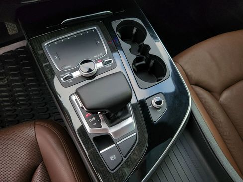 Used 2017 Audi Q7 3.0T Premium Plus image 12