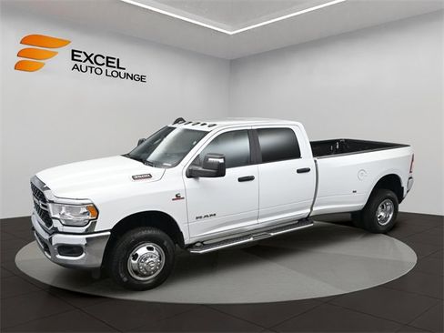 Used 2024 RAM 3500 Big Horn image 35