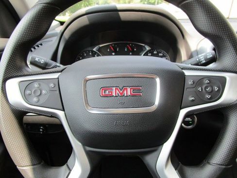 Used 2023 GMC Terrain SLE w/ Driver Convenience Package image 17