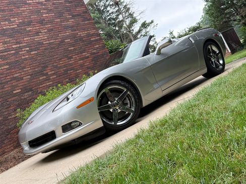 Used 2008 Chevrolet Corvette Convertible w/ Preferred Equipment Group RWD image 7