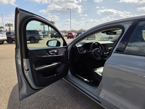 Used 2024 Volvo S60 B5 Plus image 11