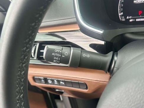 Used 2023 Acura MDX SH-AWD w/ Technology Package image 25