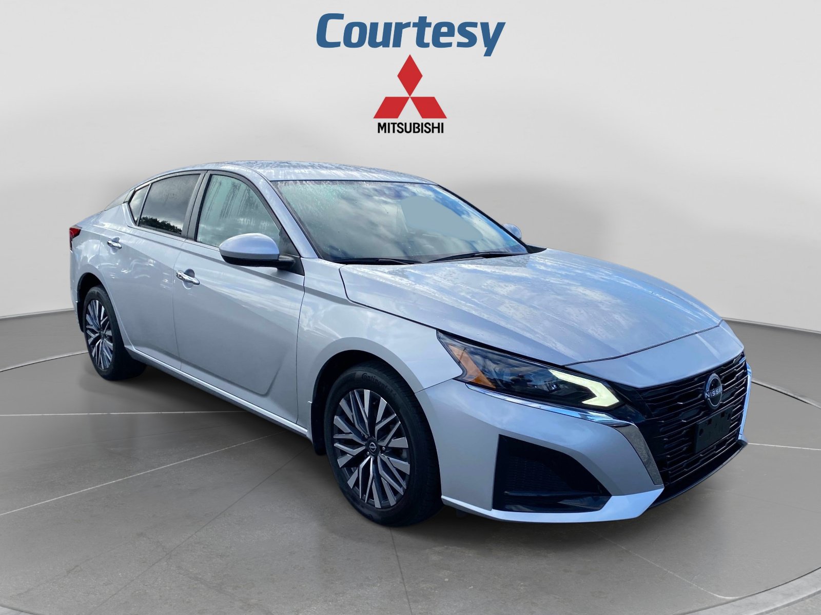 Used 2023 Nissan Altima 2.5 SV AWD/4WD image 9