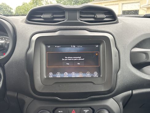 Used 2019 Jeep Renegade Sport w/ UConnect 7.0 Group AWD/4WD image 21