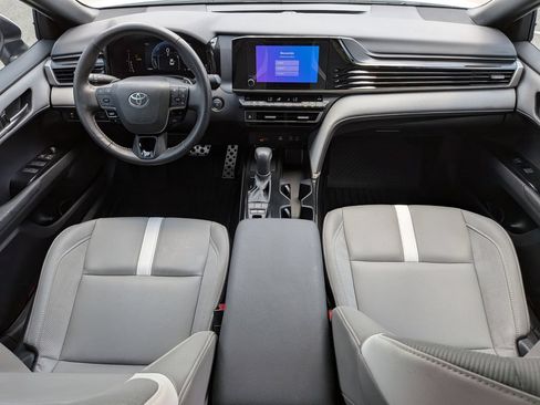Used 2025 Toyota Camry SE FWD image 21