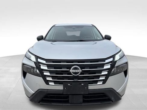 Used 2024 Nissan Rogue S image 2