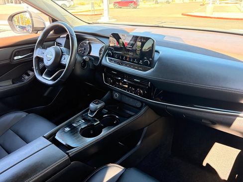 Certified 2023 Nissan Rogue SV w/ SV Premium B Package FWD image 13