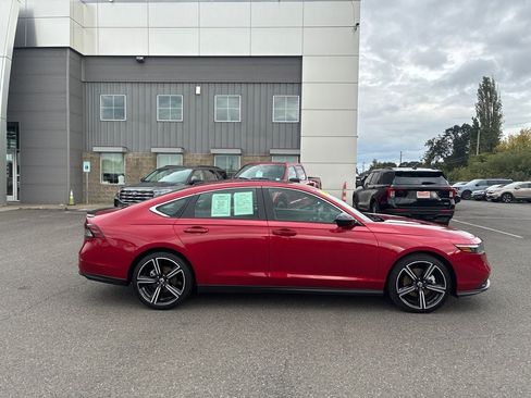 Used 2024 Honda Accord Sport image 7