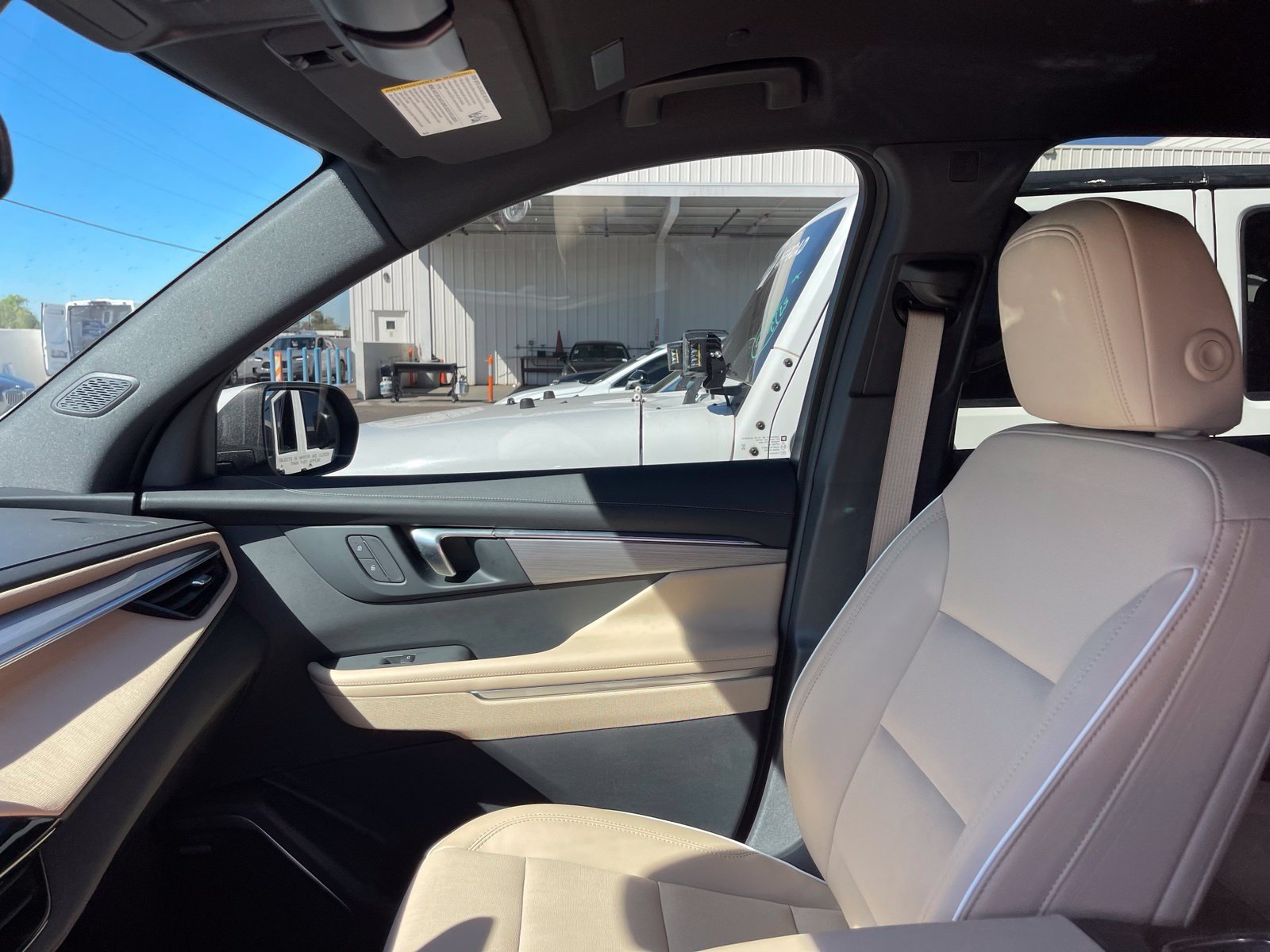 Used 2025 Buick Enclave Preferred FWD image 8