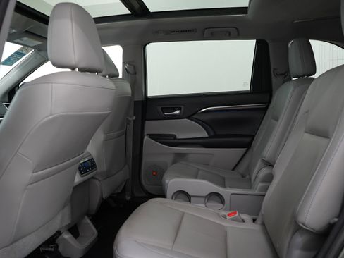 Used 2016 Toyota Highlander Limited Platinum AWD/4WD image 21