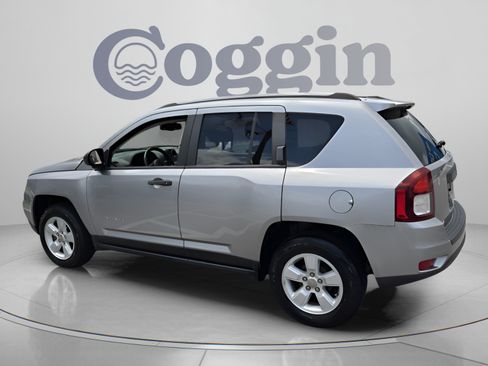 Used 2016 Jeep Compass Sport FWD image 3