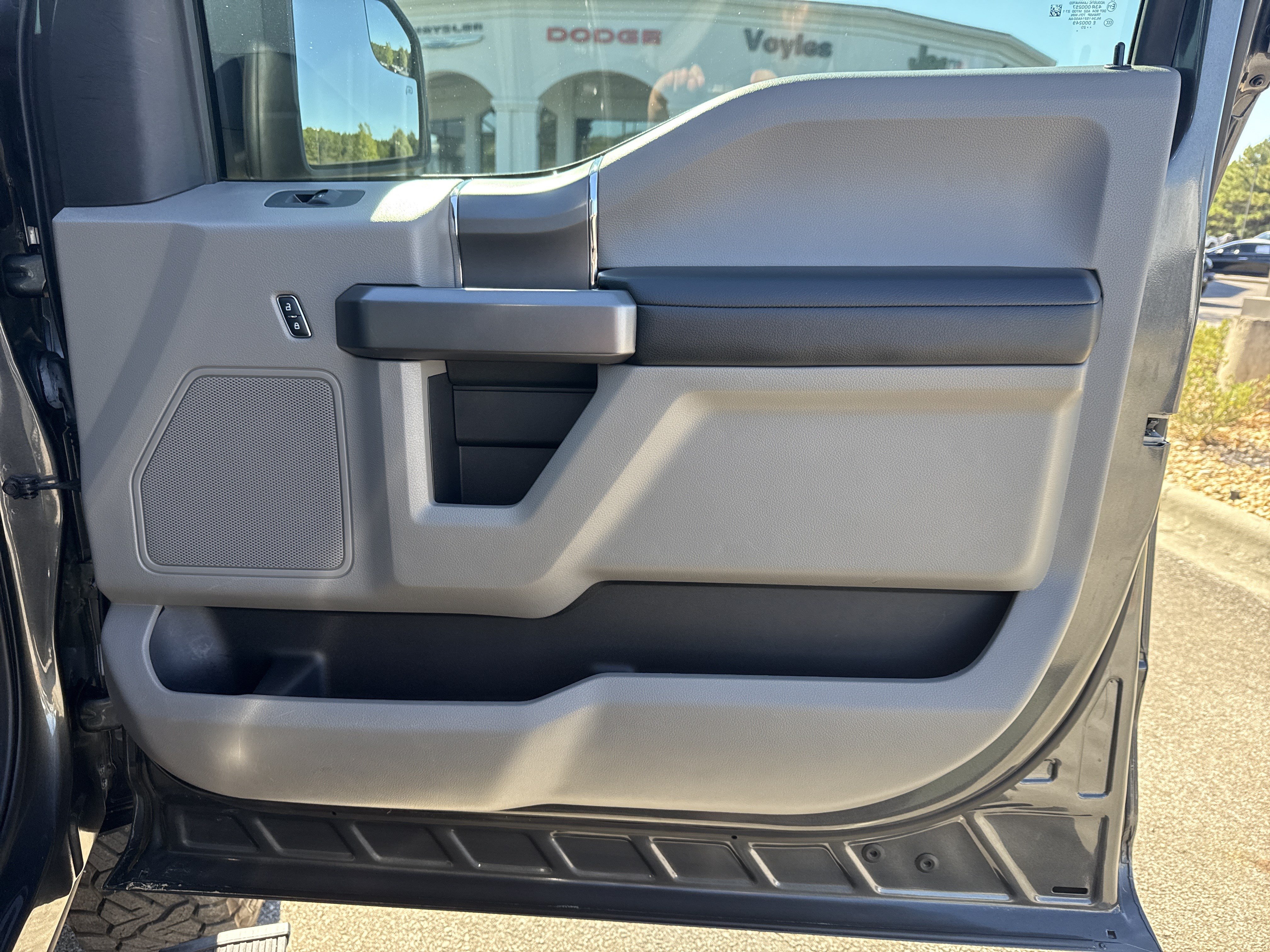 Used 2020 Ford F150 XLT w/ Equipment Group 302A Luxury AWD/4WD image 14