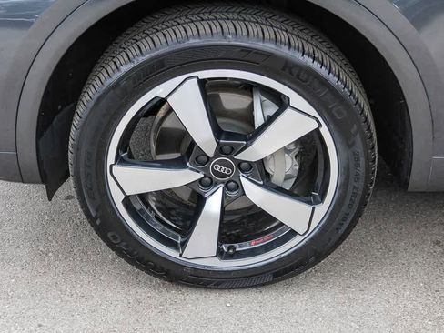 Used 2023 Audi Q5 2.0T Premium Plus w/ Premium Plus Package AWD/4WD image 9
